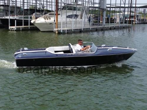 Chris Craft Commander 19 Spesifikasjoner og anmeldelser